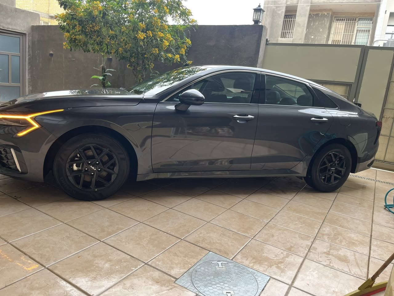 #سلام عليكم K5 موديل 2025 دخول جديد كتاب شهداء ذي قار معفيه من الرقم مواصفات LXS معروفه بصمه 
تشغيل عن بعد ويل كب _ شاشه متصل _ كامره _ حساسات _ رادار _ ويل كب _ باقي مواصفات معروفه انظمه قياده  سياره جديده ماشيه 30 الف 

تبديل البنيد فقط مكاني ناصريه مركز حي اور السعر 185 بيه مجال بسيط رقم هاتف *********** لون رمادي
