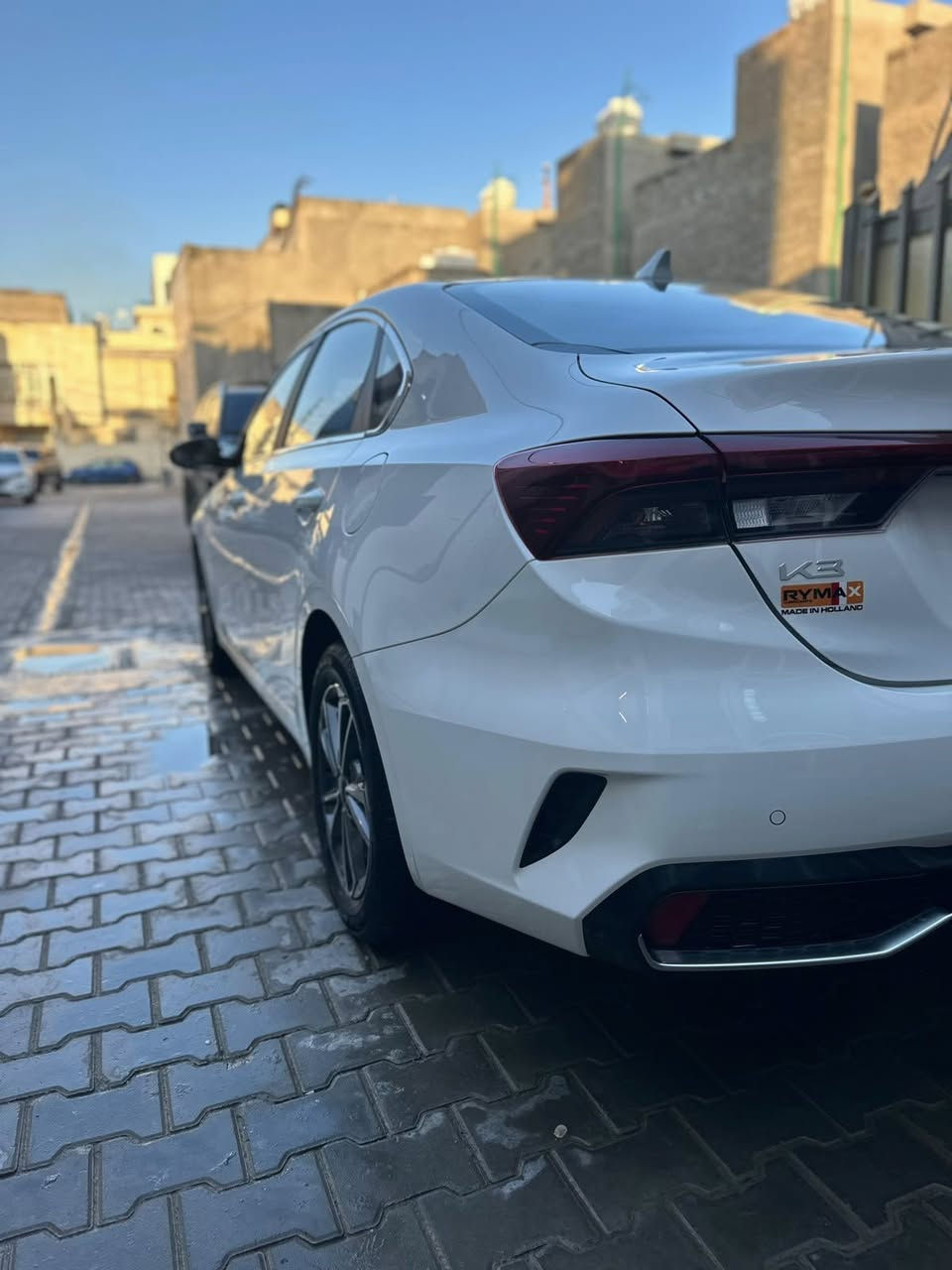 للبيع مديل 24كفاله عامه السياره ماشيه 8000الف  بعدهي بوضع شركه رقم اربيل السعر 145وبيه مجال حك جيه  مكاني دوره اتصال ***********
