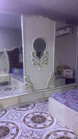 السلام عليكم غرفه مال اخشاب تركيه للبيع سعر 400وبيها مجال المكان وره الكراج تعال شوفه يلا تشتري. ‏‪***********‬‏
