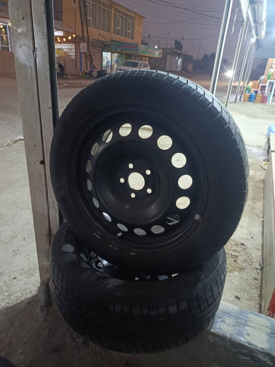 سلام عليكم ويل وتخم تاير جديد عل شرط ويل اوتاير  مراوس ب 15اوبيع مال كوري  مكان نجف
***********
