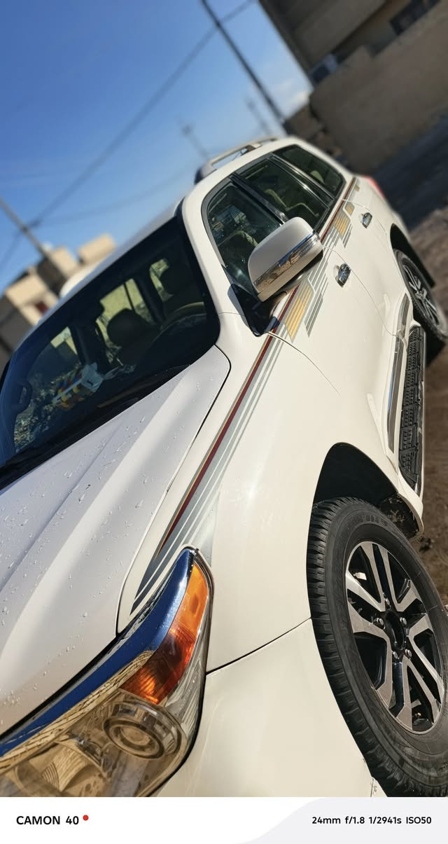 السلام عليكم تيوتا لاند كروزر لبيع مديل2009 محدث 2015 مكينه وكير واكسن وحداده مكفولة رقم جديد إنكليزي السيارة مصبوغة عام سيارة جديدة مابيه أي نقص السيارة بسمي تحويل ثاني يوم هزه جديدة مكان السياره  بغداد سبع البور السعر 230وبيه مجال  
***********
