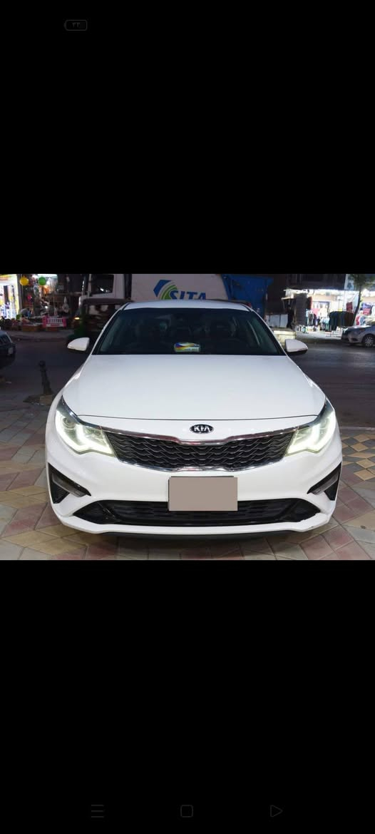 السلام عليكم سياره كيا اوبتيما موديل 20 السياره وارد امريكي معوقين بعد سنه وصير حره ماشيه ٣٥ مواصفات عاديه الحادث مثل ما موضح بل صوره رقمها بغداد
(السعر ١٤٥)وبيها مجال الرقم ***********
