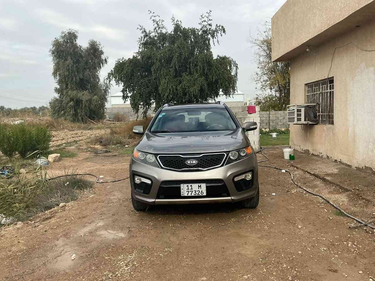 سلام عليكم 
سورنتو 2013فاءه sx V6
فول مواصفات معدا لبنرامه 
1-كشنتات كهرباء 
2-كشتات خزن 
3-كامره خلفيه 
4-حساسات خلفيه 
5-مري شفط 
6-اشاير بل مري 
7-يدات ستيل 
8-سبعه راكب 
9-كشنات جلد 
10-ارضيه جلد 
11-بصمه تشغيل 
12-رقم بغداد بسمي سياره بيها بنيد وجاملغ تبديل شركه +صبغ لبنيد فقط سياره أمريكيه محرك دوش فاءه SXمحركه 6سلندر 3600
13-تثبيت سرعه 
14-مانع انزلاق 
15-تحديد مسار 
16-تثبيت أثناء لنحدار
17-تخم تاير جديد 
18-صدر الكفاءه ماله 80% 
هذا رقمي ***********بي واتساب لموقع بل بحموديه 
لسعر خاص وترهم مراوس حسب لقناعه
