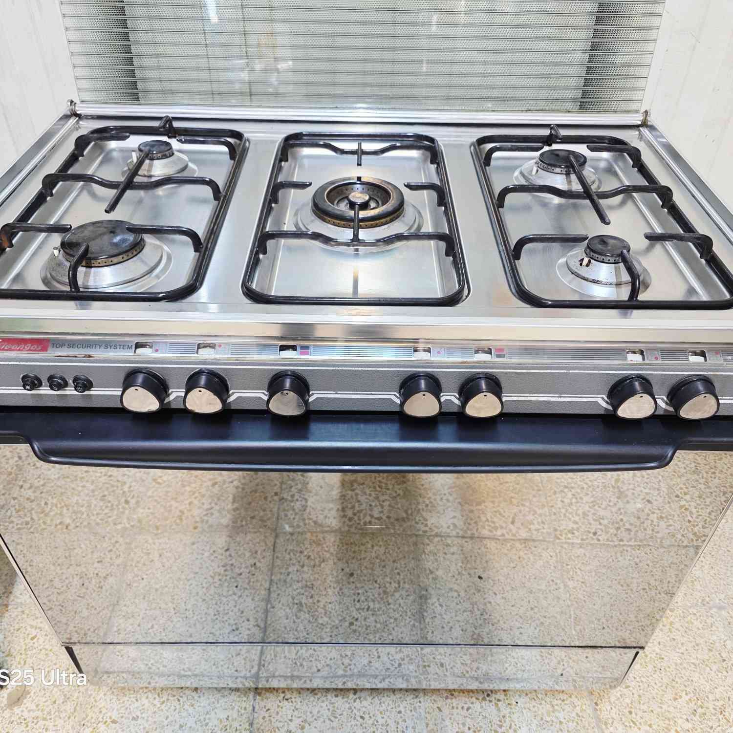 طباخ كلين كاز الاصلي 5 عيون مستخدم قليل جدا وضع شركة ملحقاته الاصلي موديل حديث ستانلس ستيل بالكامل بنظام بوري مغلون وعيون نحاس وبشرط وضمان ✅️
#معرض_الجوهرة_للاجهزة_علي_نشوان💎للعروض خاصة والتخفيضات وبيع #نقد_افساط 
موصل / حي القادسية الثانية مقابل بدالة الزهور مجاور مول الكوثر 
📞***********📞
☎️***********☎️
متوفر توصيل جميع محافظات العراق 🇮🇶
