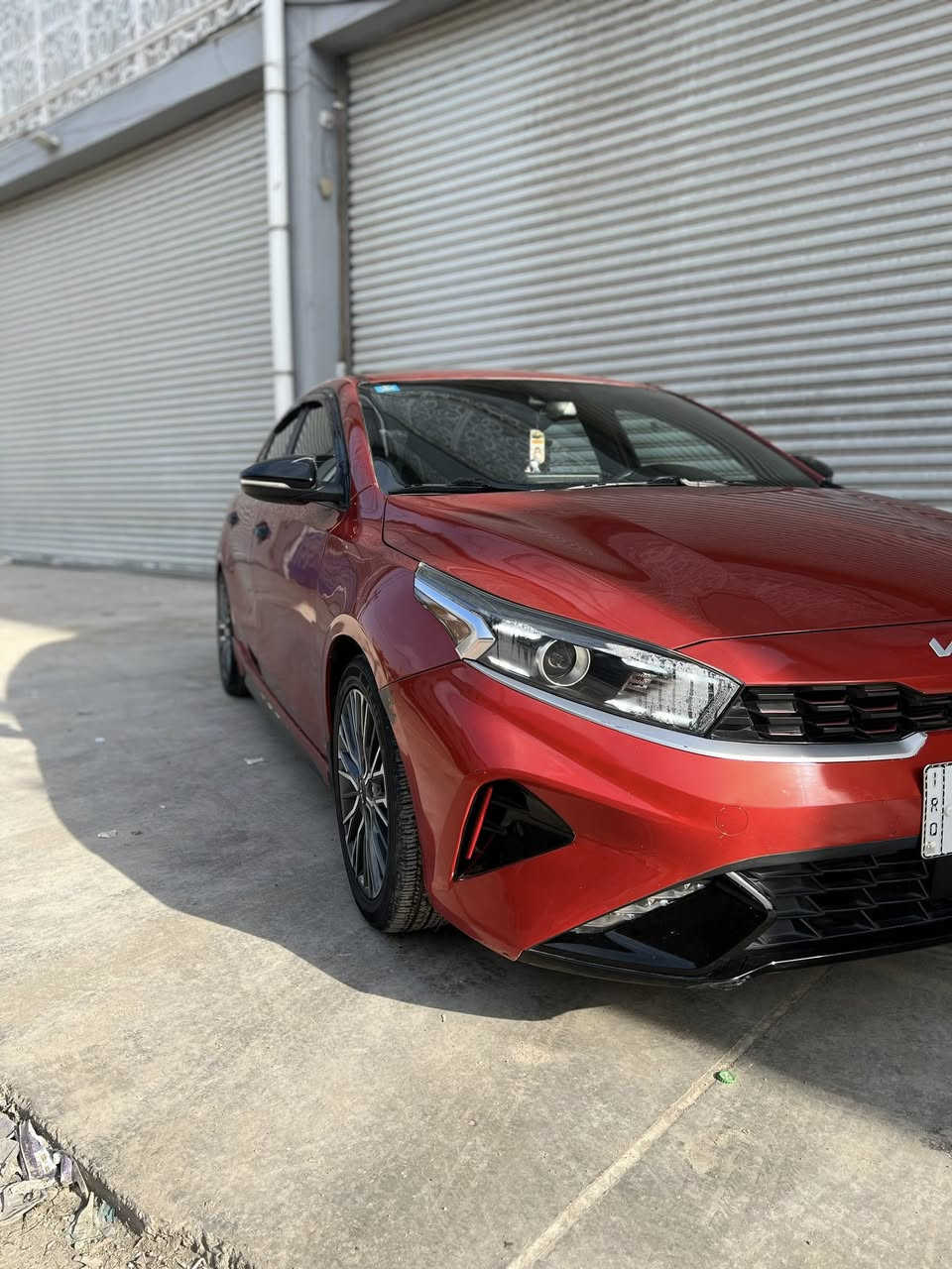 السلام عليكم
فورتي جي تي لاين موديل 2023 
رقم بغداد مميز بأسمي تحويل ثاني يوم هزه جديده ارقام جديده
لون مميز مشمشي 
حادث سطحي بيها قطع صبغ فقط بدون دواخل لغود شواصي كلها مكفوله وسليمه
فول فول مواصفات 
فتحة سقف 
كشنات حضن بصمة الجي تي لاين ع الكشنات 
بگلايت لد 
درگه D بطابع رياضي 
سبايدر بلادي 
رادارات امامي وجانبي 
بصمة ابواب 
شاشه حجم كبير 
ثلاث وضعيات قياده 
النورمال.والسمارت .والسبورت 
 ومعروفه مواصفات الجي تي لاين 
مكينه 2000دوش المرغوب 
للأستفسار الاتصال ع الرقم
***********
