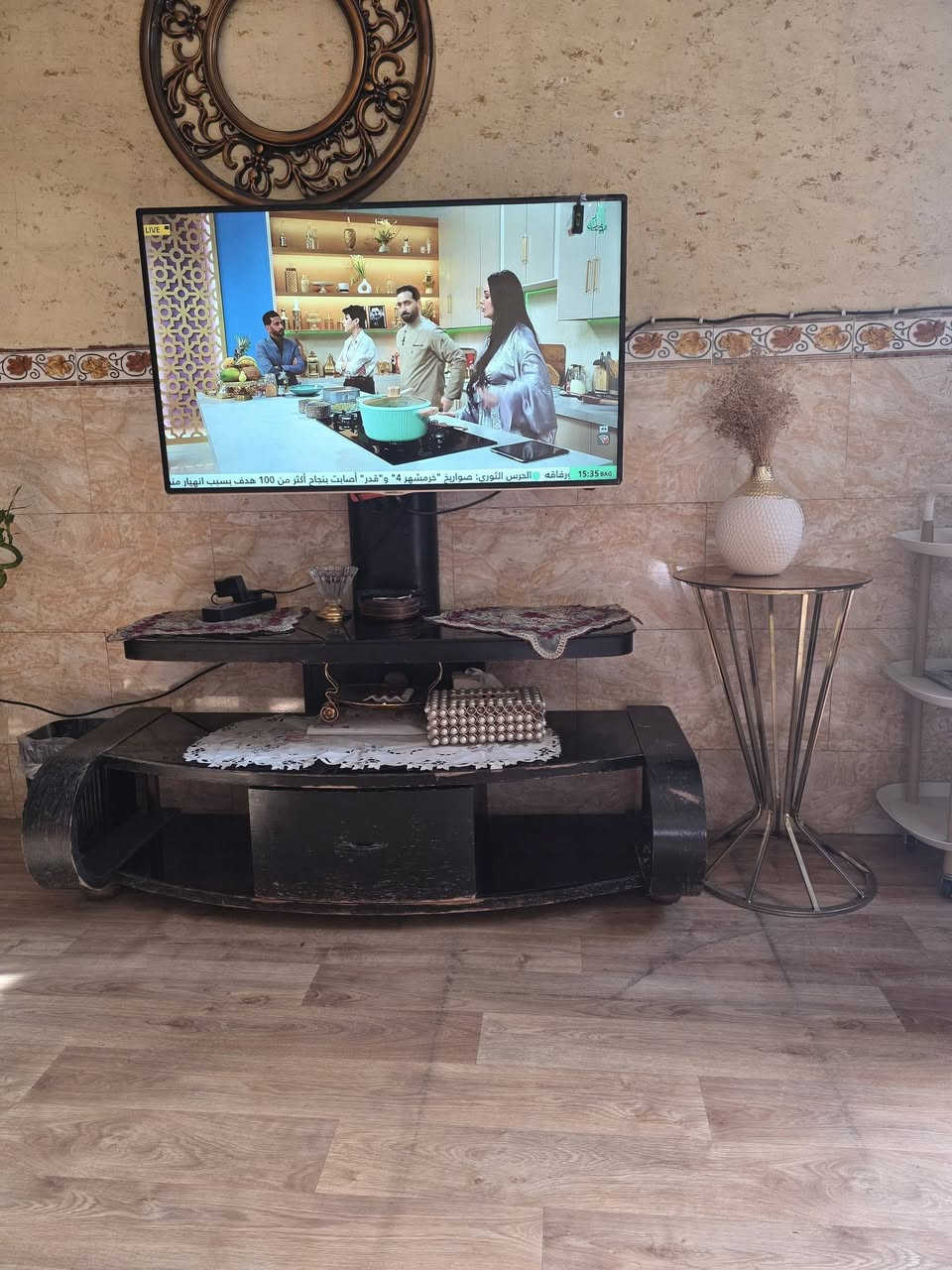 للبيع شاشه نضيفه جدا
ميز بس صبغ يحتاجله مبيه اي كسور نضيف جامات اصليه 
اثنينهم اريدهن ١٣٠ قفل الميز وشاشه بس شراي يدخل خاص
عنوان  الشعله ام نجم


**إذا كنت صاحب هذا الإعلان وتريد حذفه لأي سبب، رجاءا أرسل رسالة إلى الدعم الفني**