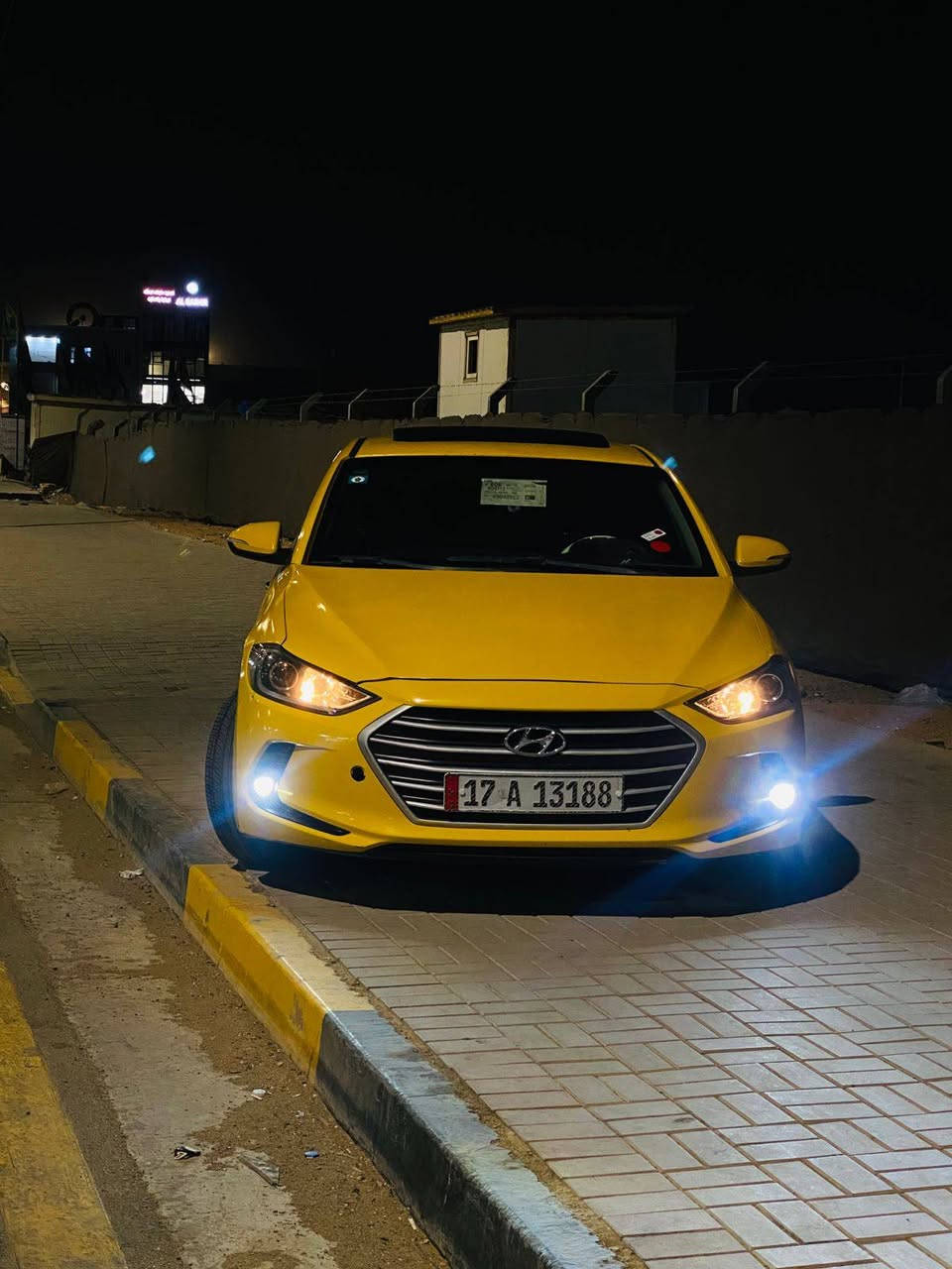 السلام عليكم
 هونداي النترا خليجي سعر 125 بمجال للشراي
 فول عدل بصمه موديل 17 مكينه 2000 دوش كير خير من الله تبريد ثلج قطعتين حادث جاملغ الخلفي بدون عابر مصفره هيا وغرامات ثاني يوم داور تخم تاير كروم السياره جاهزه لاخر حبايه مكان السياره السماوه رميثه (فقط للبيع ونقد) *********** بي واتساب
