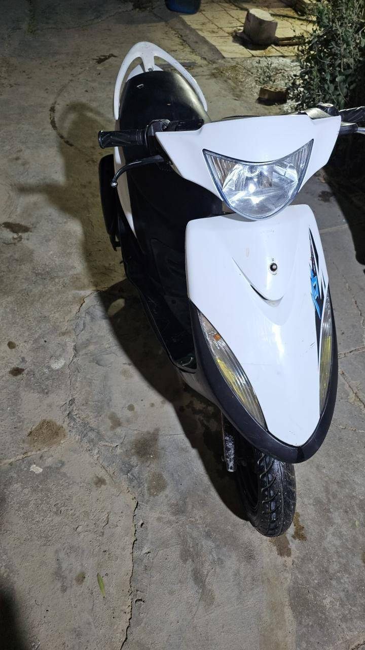 سلام عليكم دراجه ماكس البيع مابيه ينيه يشي بس عوزه رقم وراقه كامله دراجه خير من الله رايده 350 وبيه مجال قليل ***********
