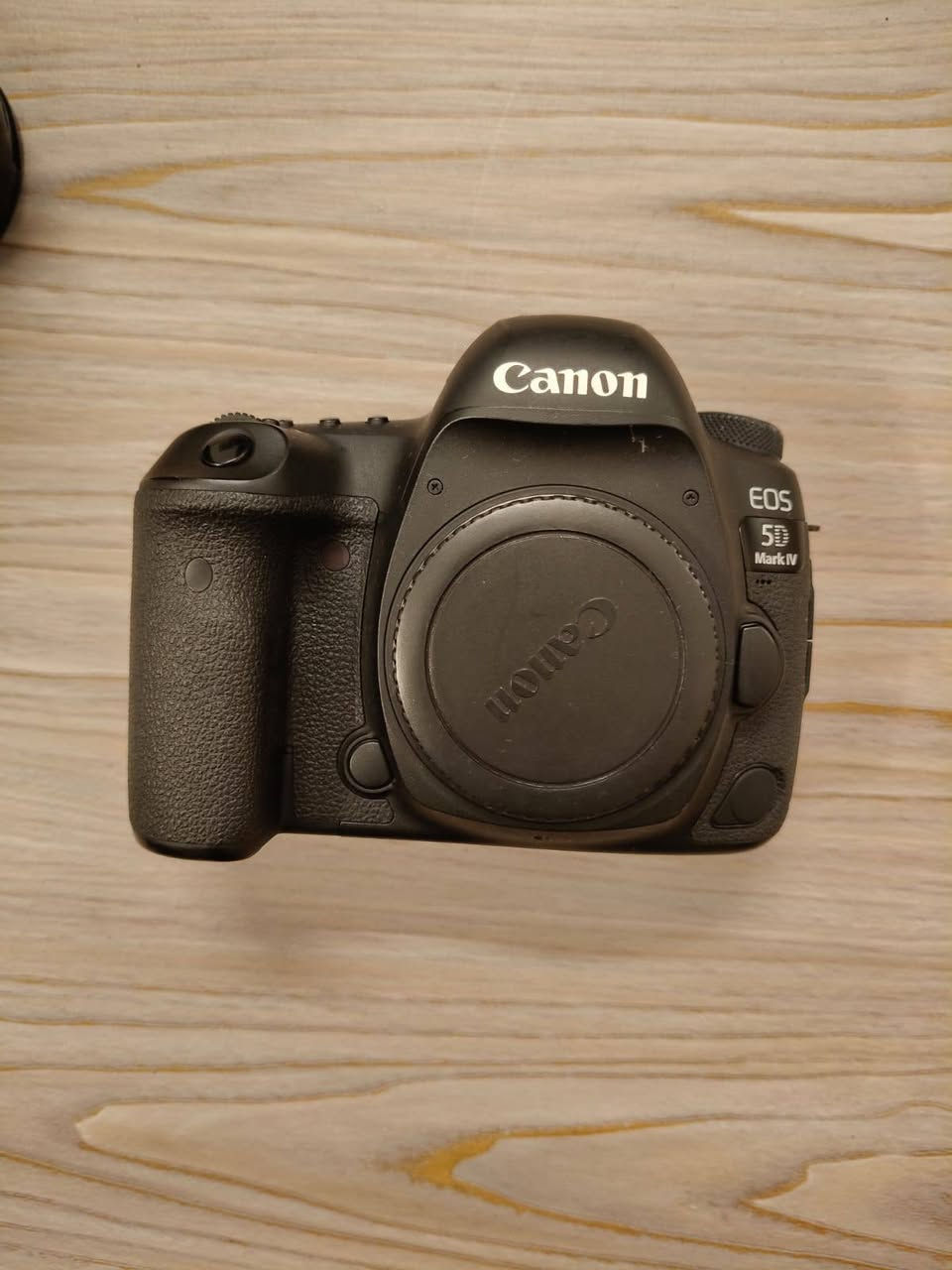 كانون ٥ دي مارك فور
للبيع نضيفة جدا 
فقط بدي


**إذا كنت صاحب هذا الإعلان وتريد حذفه لأي سبب، رجاءا أرسل رسالة إلى الدعم الفني**