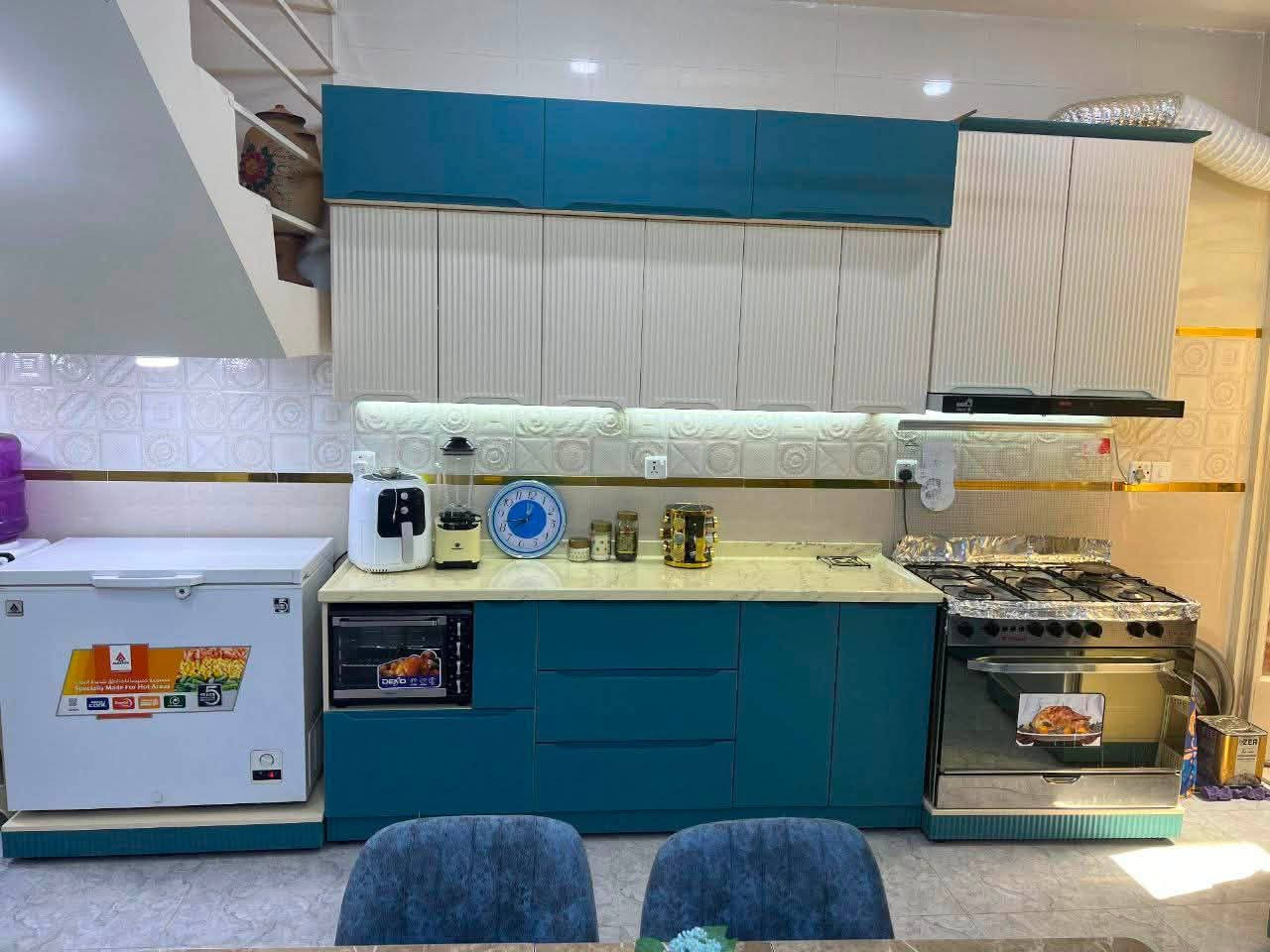 🏡✨ فرصة مميزة للبيع – بيت حديث✨🏡
زراعي سند 25 قرار محكمه 
📍 بغداد – الدوره شارع 60  

قرب أسواق النورس 

📐 المساحة: 100 م²
📏 الواجهة: 5 
📏 النزال: 20 

🏗️ بناء 2025  – تصميم عصري وديكورات حديثة

🔹 الطابق الأرضي: استقبال أنيق + مطبخ عملي + صحيات +غرفة نوم 

🔹 الطابق الثاني: 3 غرف  نوم + صحيات
🔹 الطابق الثالث: بيتوته + سطح

✅ خدمات كاملة (ماء – كهرباء – مجاري )
📜 طابو زراعي – سند 25

💰 السعر: 185 مليون وبي مجال 

🚨 بيت نظيف وبسعر مناسب مقارنة بالموقع 🚨

📞 للاستفسار الاتصال على:
***********
متوفر واتس اب
