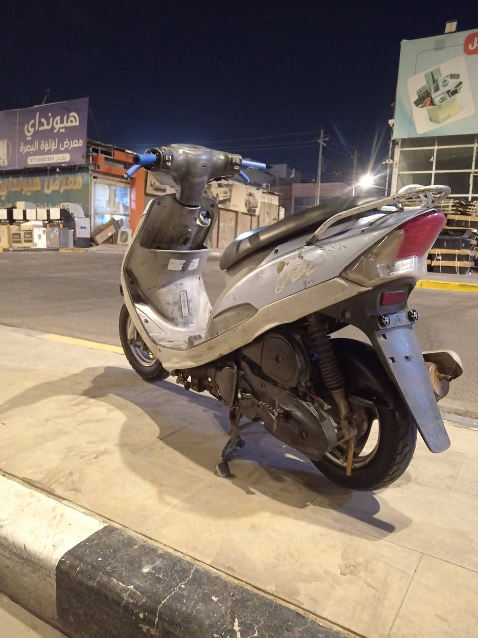 ماكس قجمه الدراجه مكينه مامفتوحه بلاد علفحص ناعمه ماتسمعلها صوت ماكايمه ولا اذب دهن كلشي مابيها كفراتها رقم واحد كلها نفس المحرك علبلاد مامغير بيها شي كهربائيات كله شغال سلف هندر السعر 700 بيها مجال للشراي عنواني البصره رقمي ***********
