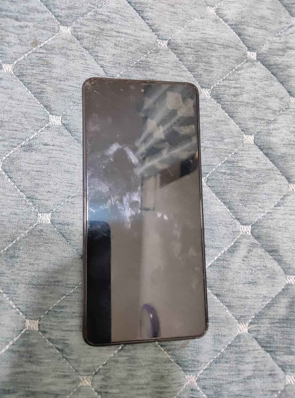 تكنو كامون 20 برو 5g للبيع ملحقات كامله كارتون وراسية شحن اصليه بس والواير مشتري اصلي شحن سريع بي كسر مثل مموضح بالصوره (والتلفون بي مشكلة يشتغل ساعه شويه ويطفه ويرجع يشتغل ماعرف شنو العطل مالته بورد لو بطاريه مادري) سعرك مكاني بغداد كراده داخل ***********
