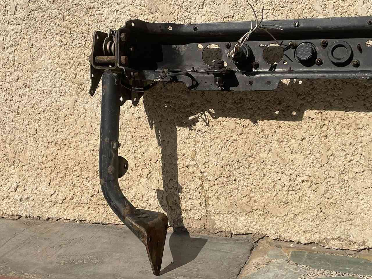 للبيع✔️
جحش خلفي مع البوري 
مان صقر ***********
