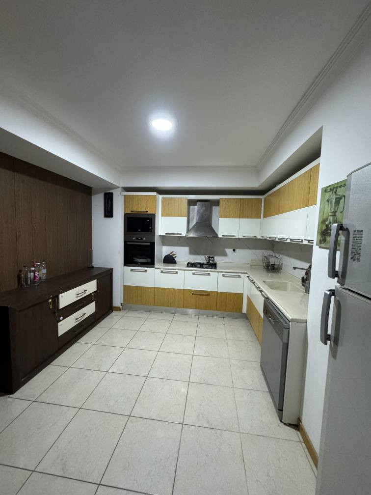 شقة للايجار في رويا تاورز غرفتيين و صالة مؤثث
مساحة ١٧٠ م بلوك C
*********** أربيل, العراق
