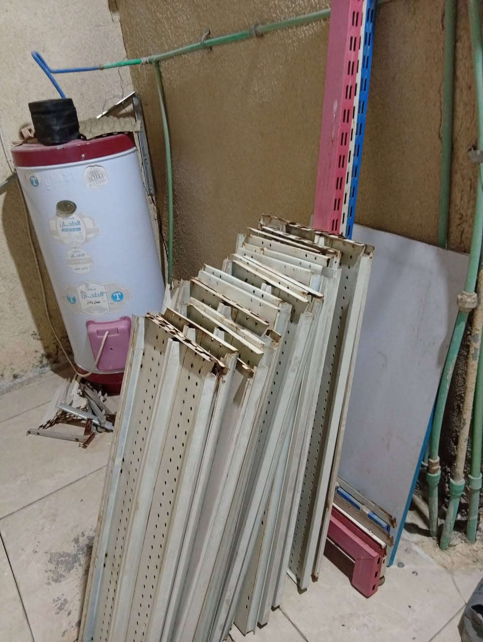 فاترينات عدد ۸ مع زاویه ۳ جدد كلش ٢٤٠ نزال ٣٠ البقيه ۲۰
كاشير جدید
سفينه وسطنيه قطعتين اليريدهن كلهن شلعه وحده سعر مناسب المكان نجف


**إذا كنت صاحب هذا الإعلان وتريد حذفه لأي سبب، رجاءا أرسل رسالة إلى الدعم الفني**