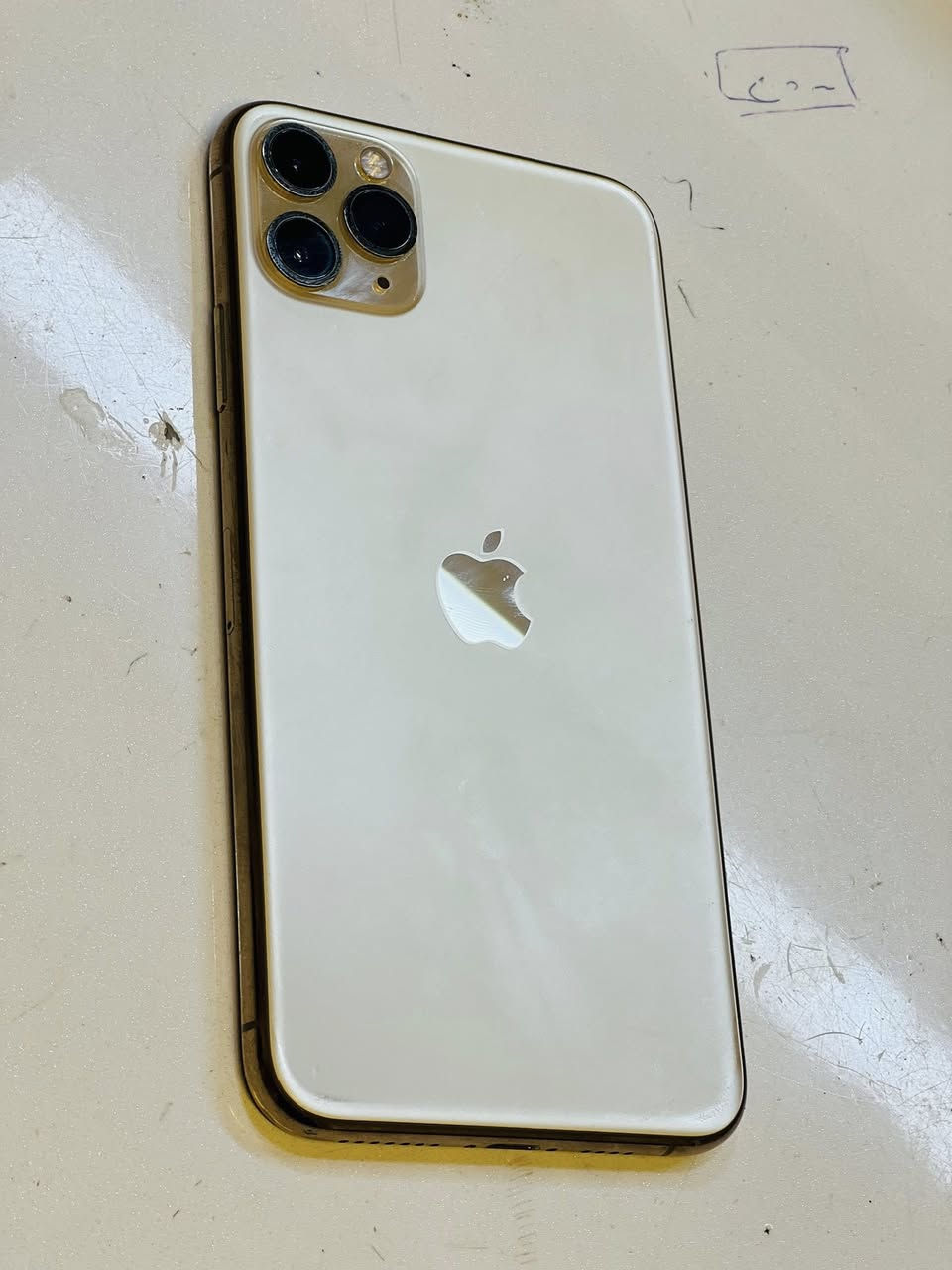 آيفون 11 برو ماكس ذ256 بطاريه 92 لون الذهبي المميز نضافه الجهاز 100‎%‎ اي استفسار الاتصال ع الرقم*********** او مراسله الصفحه
