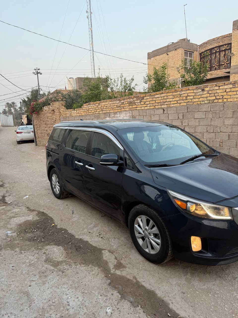 كيا سيدونا 2016 وارد امريكي 
رقم اربيل الدولي بسمي تحويل مباشر تريد وكاله 
محرك ٦سلندر 
المواصفات 
مري شفط 
كامره خلفيه 
ابواب خلفيه كهربائيه شفط  
حساس خلفي 
٧ راكب 
تبريد ٣ قطع 
بردات جام بلادي 
السياره نضيفه جدا بدون اي نقص 
للاستفسار *********** النجف, العراق
