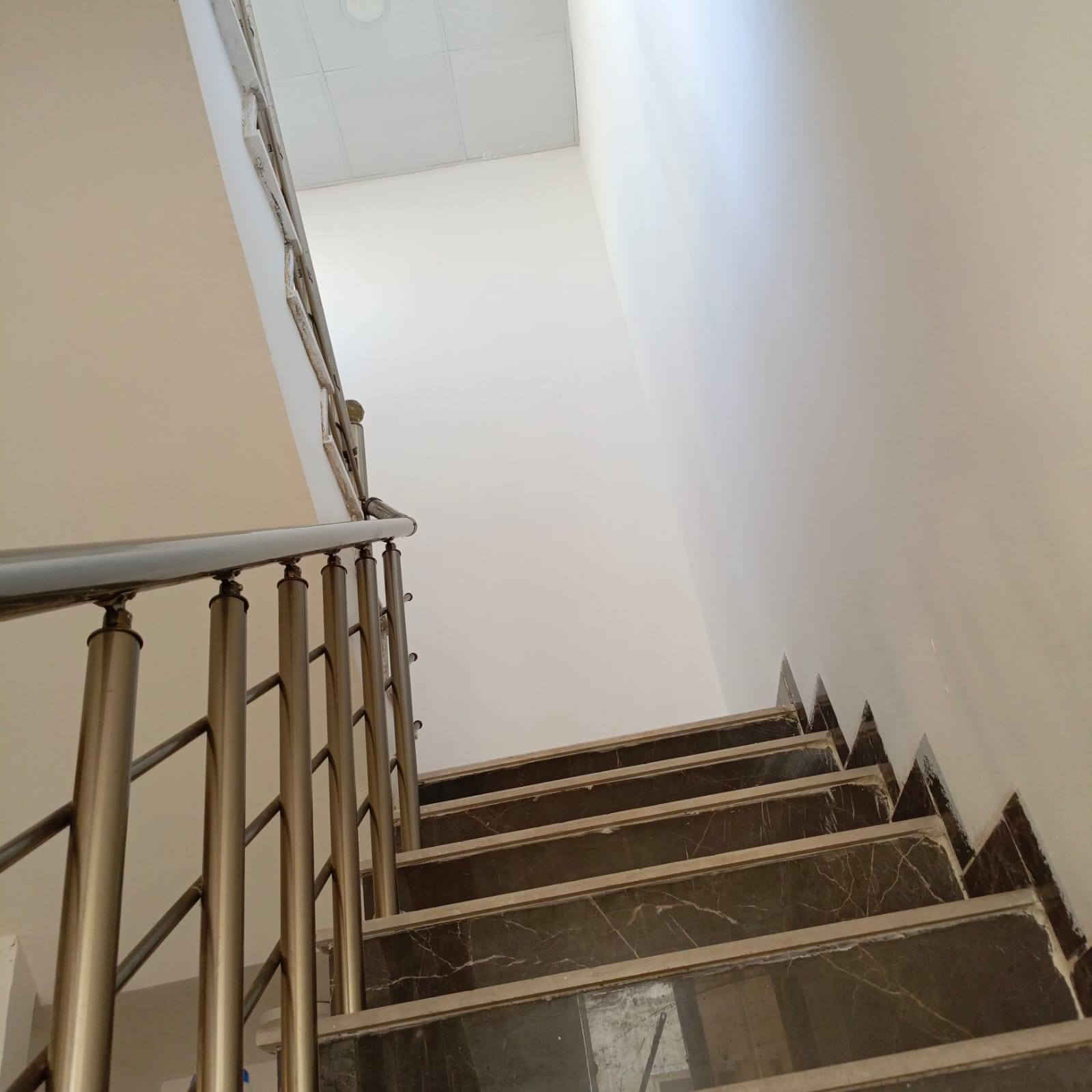 صبغ وسقف ثانوي عليك بس التصال
***********
***********
وبيك خير وتدلل
