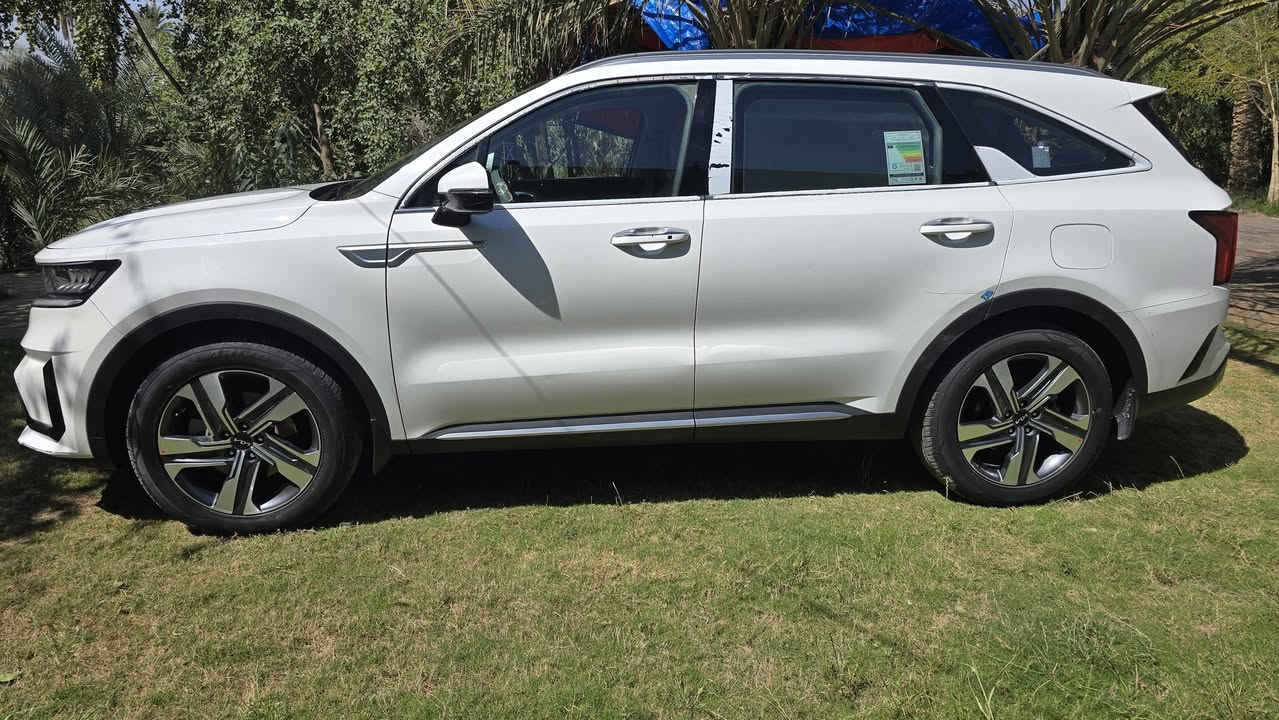 سورنتو 2023 خليجي 6 سلندر رقم بغداد بسمي للبيع السعر 290 وبيه مجال 
***********
