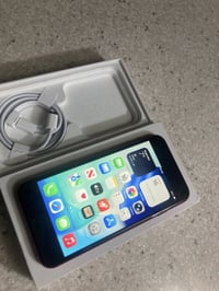 آيفون SE • احمر • بطارية ٨٠