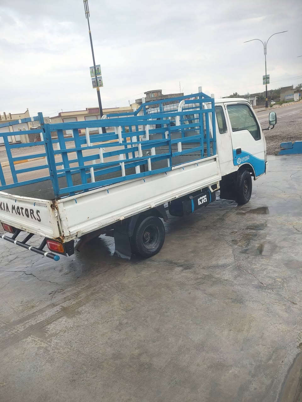 السلام عليكم 
كيه للبيع فونتيره گلاب  ما مسجله الشاصي ماله مشرح شرحتين يعني مو گص تشريح سياره جاهزه محرك گير اكسل شرط 

تايرات طخم جديد كهربائيات شغاله كله سياره جاهزه شغل ومشي وين ماتريد السعر 26 وبيه مجال 

المكان الشرقاط الخضرانيه 

للستفسار 

***********

***********

وكل الهلا بل شرايه
