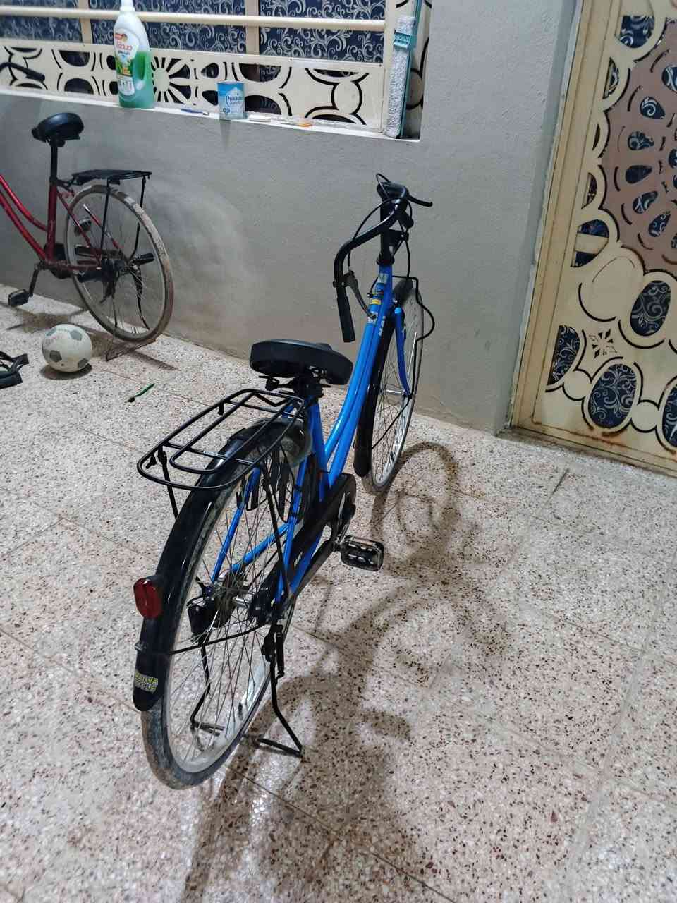 سلام عليكم الباسكل للبيع فقط فقط فقط شرط ماطلع بي للشارع نزلته من الخان وهذه الفيديو م نزلته مديل 22 لاستفسار واتساب ***********
