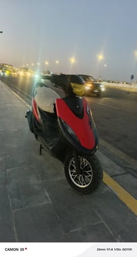 ماكس عدلة • من الطوب • سلف