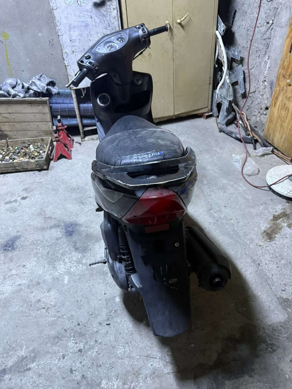 السلام عليكم دراجه ثعلب مرقم بغداد سنويه بأسمي عظم عاج تحويل ثاني يوم دراجه بيها فيت بم والمكينه مكفوله متواجد بس واتساب الراغب بالشراء يتصل مكانها بغداد الحبيبه *********** متواجد بس واتسابببب
