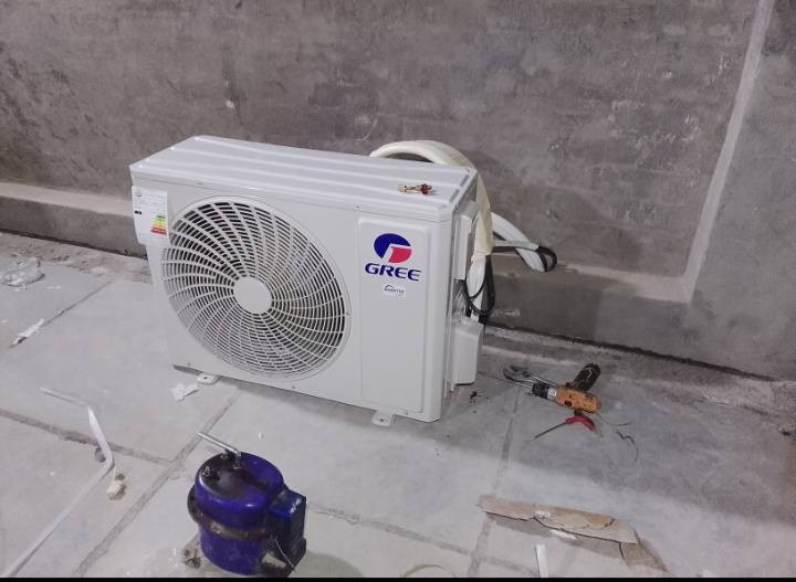 تعلن ورشة السلطان الشاملة
عن استعدادها لتنصيب وتصليح وصيانة بجميع انواع السبالت والثلاجات والغسالات والبرادات وكامرات المراقبة
مع الضمان 
العنوان //
 الدورة / حي دجلة الزراعي نهاية شارع 11
للاستفسار الاتصال بالرقم ☎️📞👇👇👇
*********** يتوفر واتساب
