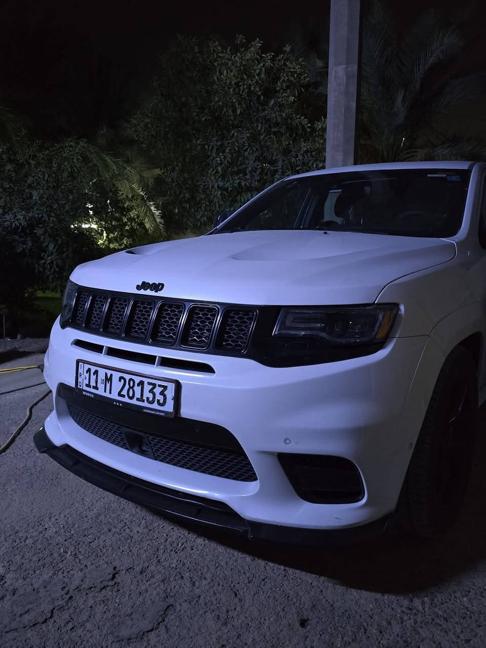 الوحش للبيع.. جيب جراند شيروكي SRT 6400cc موديل 2020 (فول كامل)إذا تدور على القوة، الأمان، والفخامة.. هذه السيارة مجهّزة بكل شيء.
الوحش للبيع.. جيب جراند شيروكي SRT 6400cc موديل 2020 (فول كامل)
​المواصفات الفنية:

​المحرك: 8 سلندر 6400cc Hemi  

​الموديل: 2020.

​الرقم: بغداد.

​الإضافات الرياضية: صالنصات Borla (نغمة طرب)،

لايت موضوع ثاني... زرع عدسات وحاجب متغير اصلي واناره قويه وزرع شاشه بالايت

 شوته رياضية (أداء عالي).

حجر بيئه موجود 

​مواصفات الفول (Full Options):

​الرادارات: رادار أمامي للتنبيه وتحديد المسافة، رادار جانبي (نقطة عمياء).
نظام الركن الذاتي (Park Assist) أو الأوتو بارك.
​التحكم: رادار تحديد المسار (Lane Keep Assist).

​الكشنات: جلد مع شامواه، تبريد وتدفئة كشنات أمامية، وتدفئة كشنات خلفية.

​التدفئة: تدفئة ستيرن (مقود).

​الصوت: نظام سماعات Harman Kardon (صوت محيطي جبار).

​السقف: بانوراما.

​الشاشة: شاشة كبيرة تدعم CarPlay و Android Auto مع نظام ملاحة متطور.

​التشغيل: بصمة، تشغيل عن بعد، وفتح صندوق كهربائي.

​حالة السيارة:

​خالية من حوادث التصادم  بدون ايرباك (شرط الفحص).فقط

​جاملغات امامي كلير (تجميلي فقط).

​السيارة جاهزة، نظيفة جداً وباقي تفاصيل راسل او تصل ودلل

​ والسعر: 30 الف دولار (٣) شدات

المراسلة على الخاص أو الاتصال على الرقم: [***********_***********]

​"السيارة لمن يعرف قيمتها

