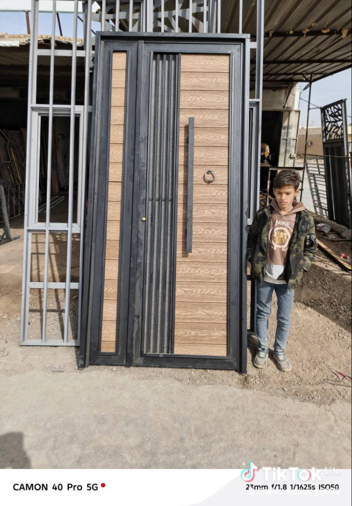 معمل احمد الحداد كافت انواع الحديد واحدث التصاميم ابواب وشبابيك وسقاف وبسعار مناسبه العنوان تقاطع الصياغ يمكنكم التواصل عل وتساب ***********/***********
