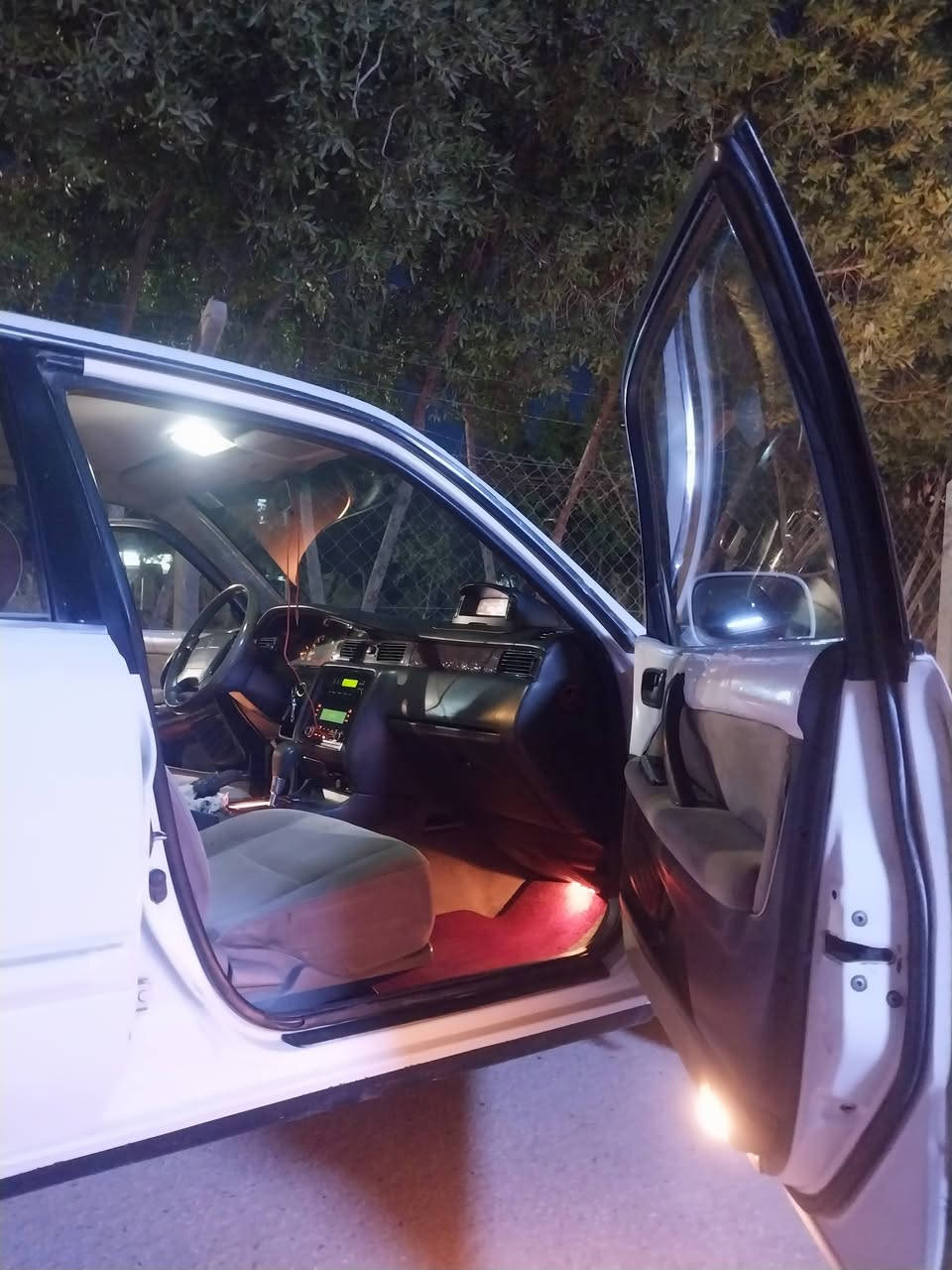 السلام عليكم راس الثور تكم يسره بلاد رقم بغداد انكليزي ب اسمي مكفوله من الكص والنقل مصبوغه عام بيه ضربه بالجنطه والتكم الخلفيه مصلحات من الداخل بدون كص السياره جاهزه من تبريد وحداديه وتخم تاير وكهربائيات كله شغاله السياره حلوه وجاهزه ترايك وين مايعجبك السعر 82 وبيه مجال  مكاني بابل الحمزه الغربي  ***********
***********
