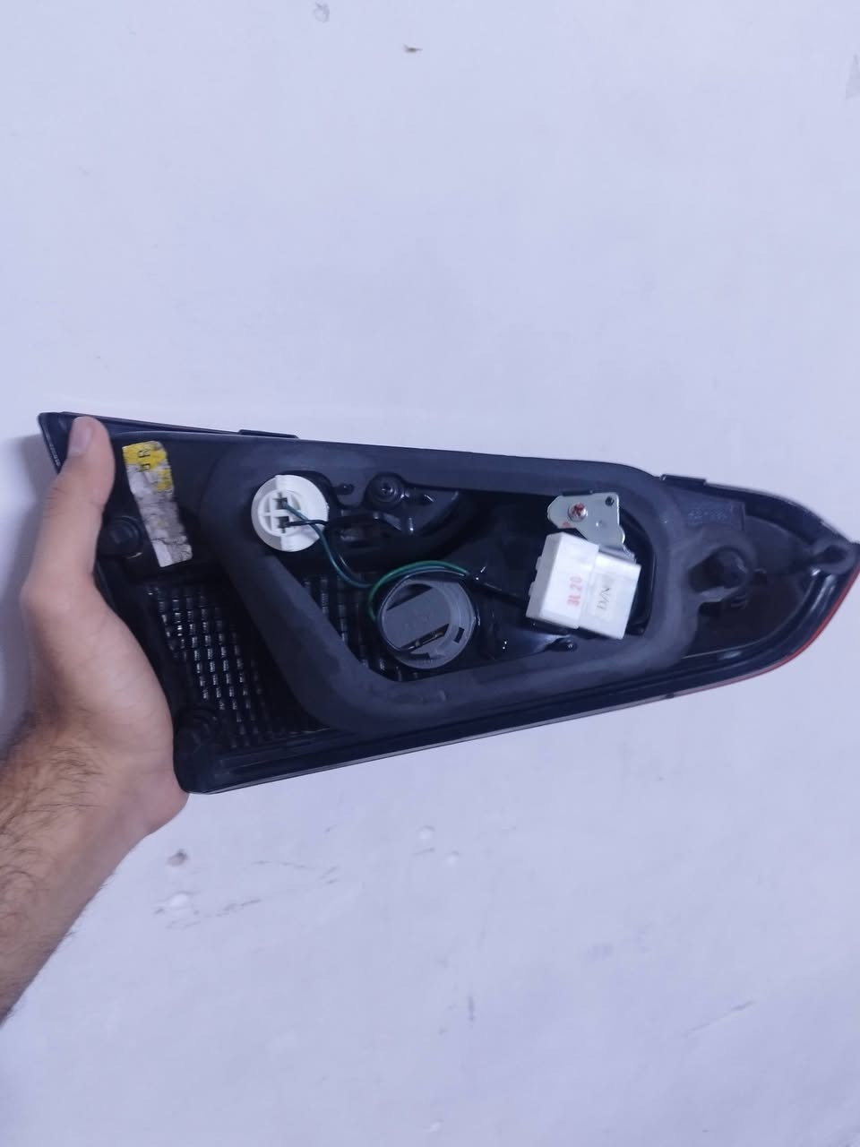 سلام عليكم بك لايت مال فورتي موديل14/15/16 امريكي اصلي جهه اليمين سعره40 وبي مجال رقمي***********
