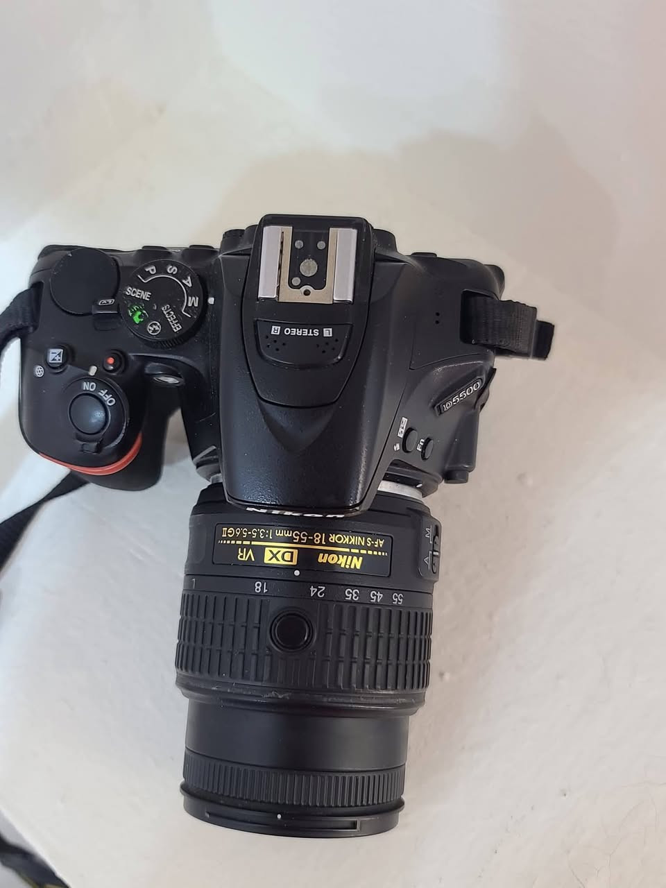 كامرا نيكون d5500 
شاشه لمس قلاب 
بيها Wi Fi 
دقتها ٢٤ 
نضيفة مع عدستها الاصلية ١٨_٥٥ مع جميع ملحقاتها الاصلية كامله حتا الكارتونه  وشاحنه وحزام وكيبلات 
كامرا نضيفة وخالية من العطل او الخلل  
مكاني بغداد البلديات وما عندي توصيل رقمي ***********
