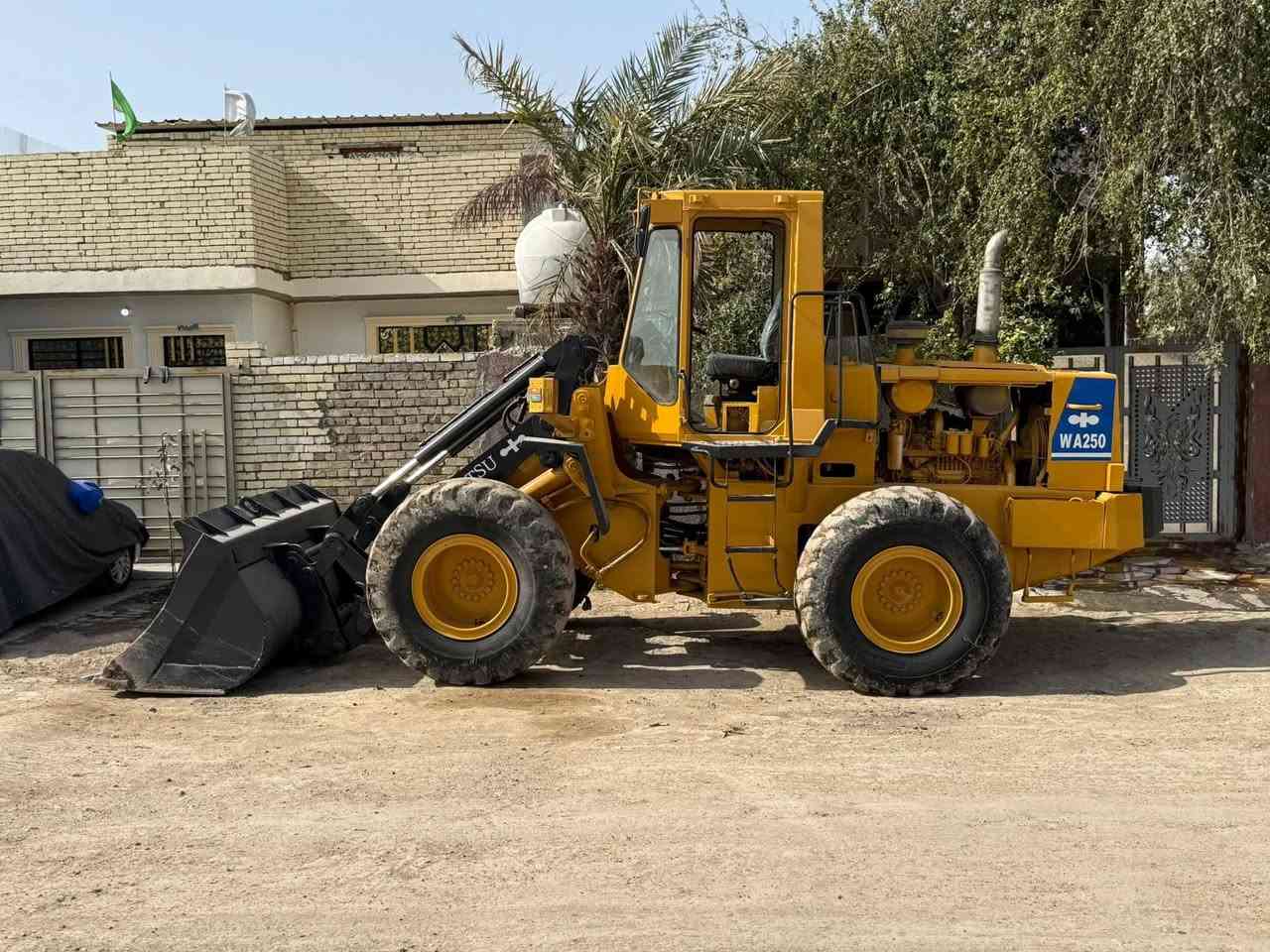 للبيع شفل كوماتسو حجم 250 بي ضعف بلمضخات بدون اوراق مكفول من السرقة ومن العشائر السعر 130 ورقه للستفسار الاتصال على الرقم ***********
