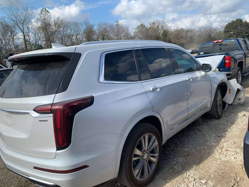 كدلاك XT6 مديل ٢٤ فول الفول  حالين بدبي بصناعيه ٤
شراي  مناك يدفع فلوس ويستلمهه
 او للميناء بصره على وضعهه
بمكانك دخاله شهداء 
سعر ٩٨ ورقه دبي واذا للبصره تريده
تتفع اجو شحن ٧ وراق من دبي للبصره
***********
