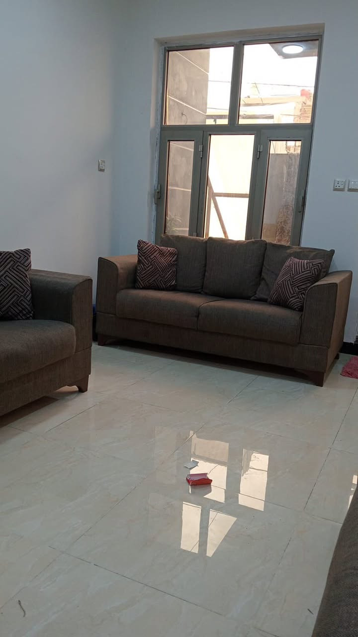 تخم نظيف والله اي  ضرر مابي وصار شهر من أخذته بس لان أخذ مكان اريد ابيعه اخذته من سلمانيه والله جبته ب ٨٠٠ يصير سرير ومخزن


**إذا كنت صاحب هذا الإعلان وتريد حذفه لأي سبب، رجاءا أرسل رسالة إلى الدعم الفني**