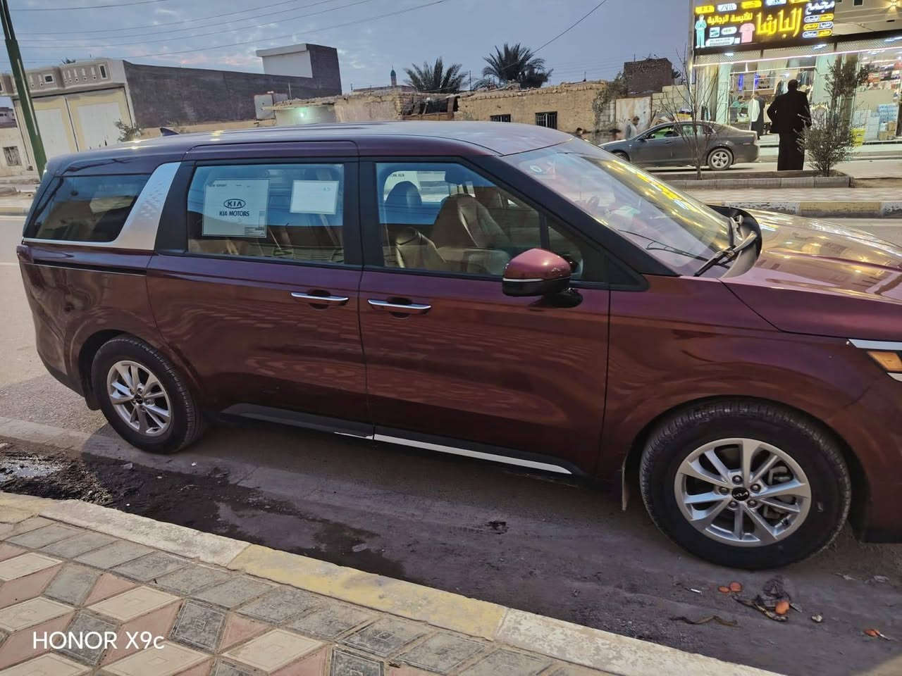 السلام عليكم 
كيا كرنفال2023 فول مواصفات SXلون كرزي 🍒 مميز  
كشن جلد 
6 كاميرات 
صندوق عادي
مكينة ٣.٥٠٠
لايت زنون 
بصمه تشغيل وتشغيل عن بعد 
أبواب كهرباء شفط 
شاشةًكبيره متصل 
رادار امامي خلفي جانبي 
حاسات اماميه خلفية 
سايد بريك كهربائي 
كفالة كير محرك شاصي 
ضرره خلفي فقط قبق الجنطه الدعامية الخلفية مكفوله من الصبغ  

للتواصل الاتصال 
***********
