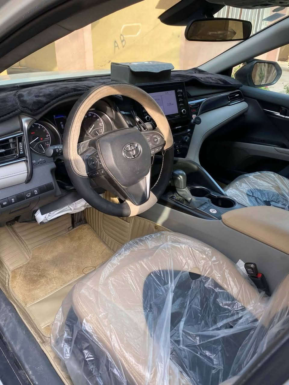 السلام عليكم
كامري 2024
أمريكي 
فئه se
كشنات جلد كهرباء 
رادار 
كروز سرعه شفتات 
تحكم ستيرن 
كامره خلفيه 
اشاير بلمري 
رقم بغداد والمكان بغداد 
***********
السعر 180 وبيها مجال حك الجيه 
الله يرزق الجميع
