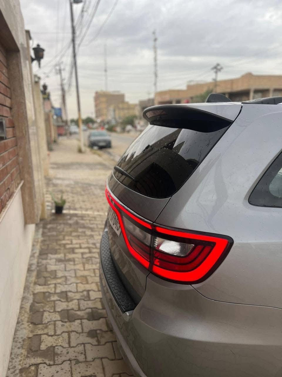 السلام عليكم
دوج دورنكو 2021.   SXT 
رقم بغداد الجديد 
6 سلندر 
حادثها جاملغ و بنيد
و بيها طخه خفيفة بالباب الوره موجودة بالصور 
السيارة ما ناقصة برغي 
السعر 210 و بيها مجال 
*********** 
مكانها نجف
