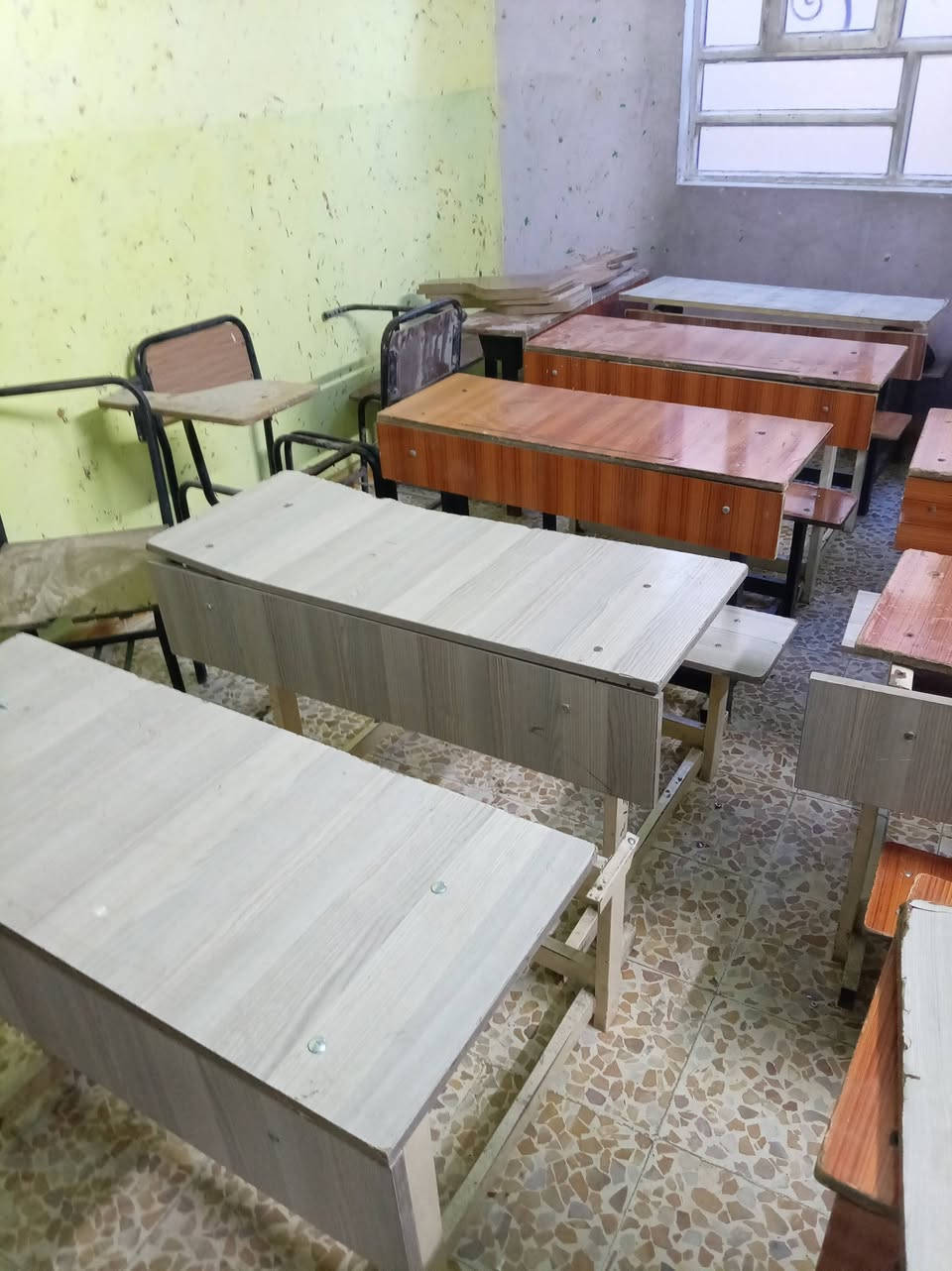 سلام عليكم رحلات مدرسيه لبيع عدد ١١ رحله
ميز مكاتبي كراسي و٣صبورات لبيع تتوصل خاص وانساب ***********

