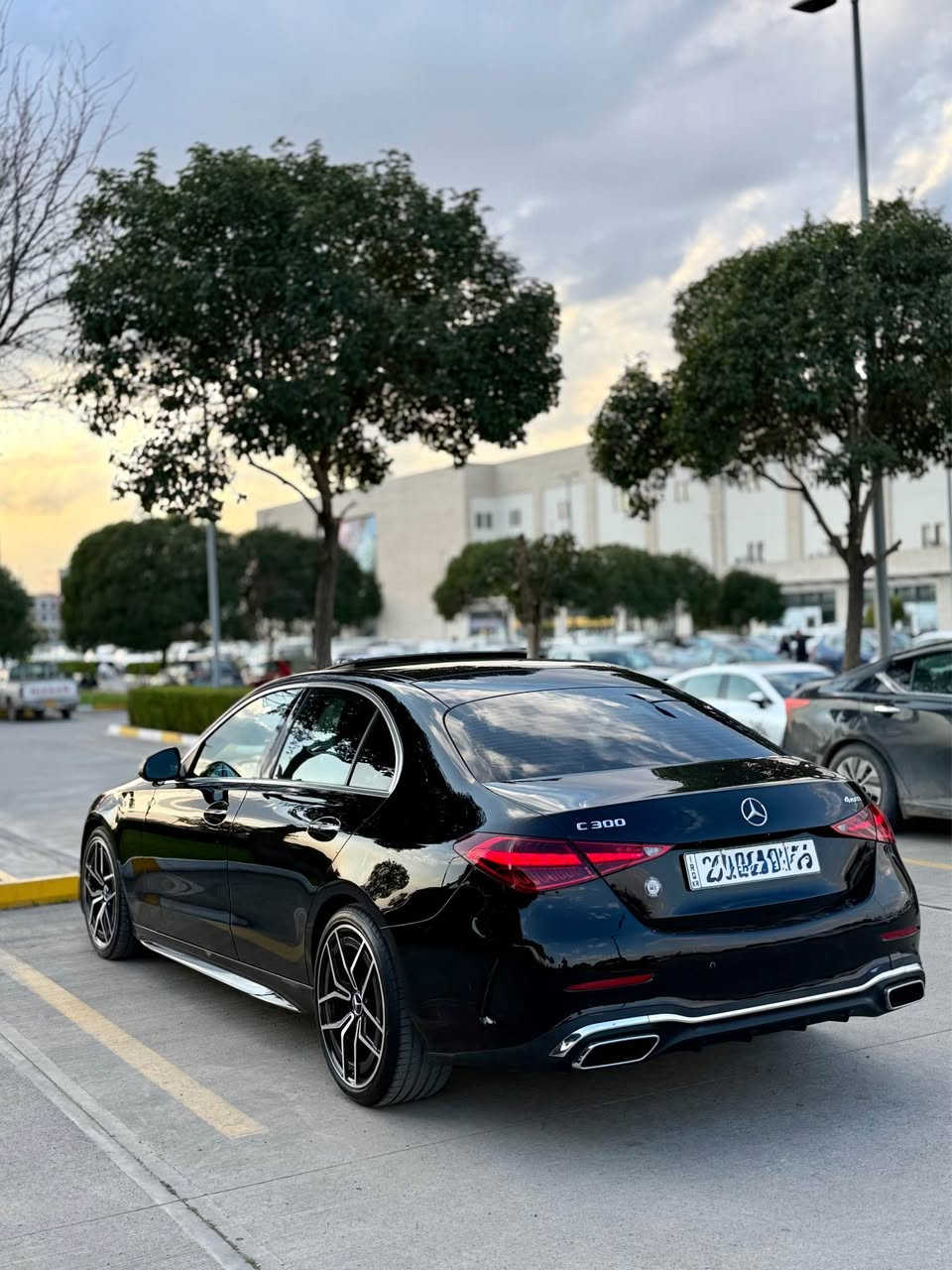 السلام عليكم
‏C300 AMG 4Matic 🇩🇪🇩🇪🇩🇪
‏‎  🔥2023 موديل
‏‎عداد المسافات:30 mil
‏‎السعر : 340$ ورقة💵
‏‎مواصفات السيارة 
‏‎سلایتكت amg دشبول Pianos 🎹 كشن جلد وكهرباء و خزن و تدفئه
لايت لیدويل AMGانارات داخلية متعددة الالوان ٦٤ لونحساسات ٣٦٠ درجه بصمه تشغيل مع ابواب بصمه شاشه وسطيه كبيره رادار امامي وخلفي وجانبي داخل كاربون فايبر ابل كار بلي و اندرويد بيهاشاشة دجتال متعددة الاشكال
‏انضمات قيادة (sport , sport+,comfort,eco)
‏‎وباقي مواصفات المارسدس المعروفه 
‏‎السياره مرقمة و تحويل او وكالة حاضر نفس اليوم 
السيارة وارد امريكي بدون صبغ بدون ايرباكات اقل من شبر تعديل 
كير و محرك كلها بشرط السيارة اخت الزيرو
‏‎السعر : 340 ورقة💵
‏‎للاستفسار : ***********
‏‎العنوان : اربيل مدينه معارض 40m أربيل, العراق
