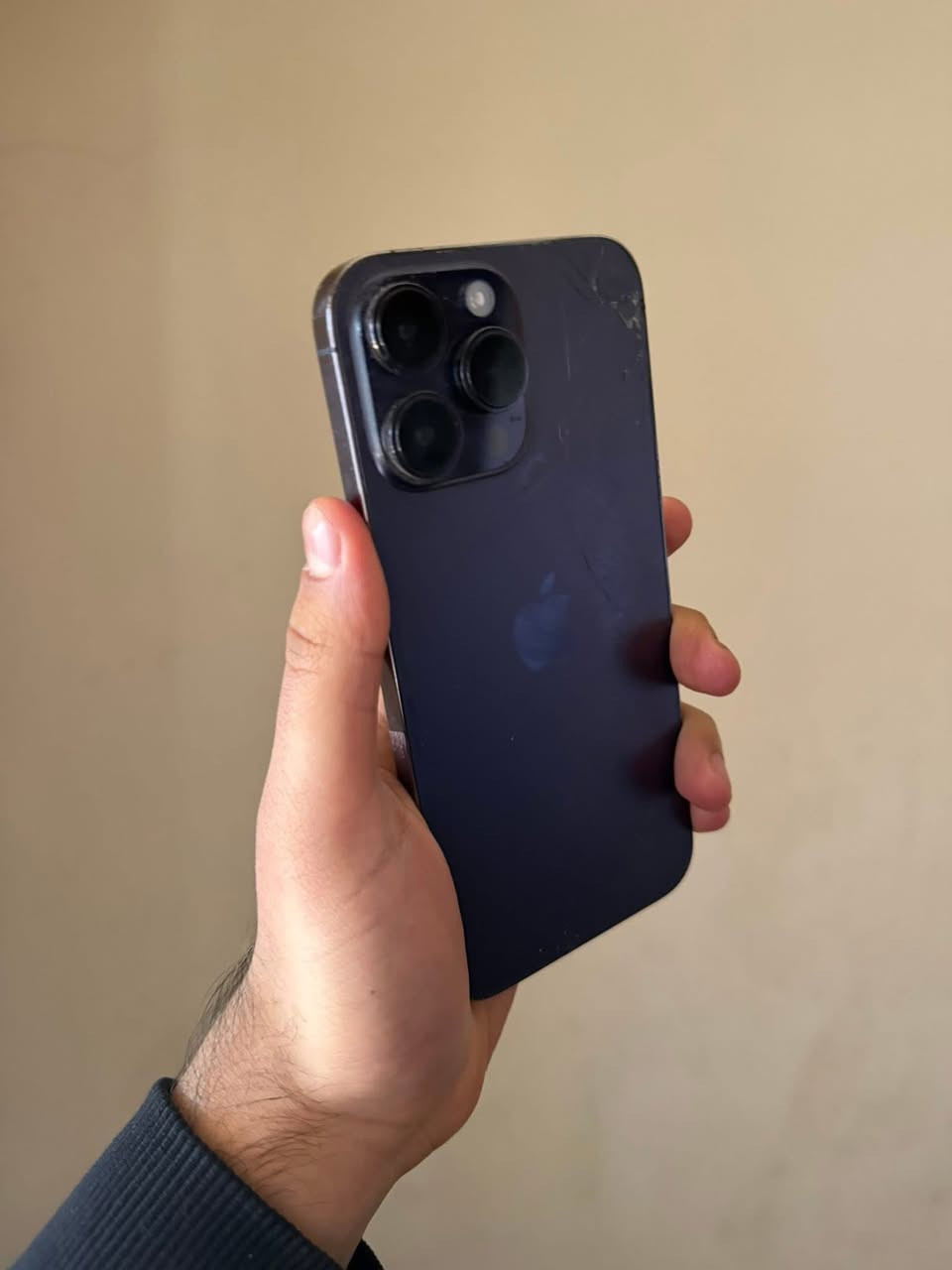 السلام عليكم ايفون ١٤ برو ماكس ذاكره ٢٥٦ شرق اوسط الجهاز نظيف جداً بطاريه ٨٥ بي فطر بسيط في الظهر يصلح بشارع الربيعي ٢٠ الف 

السعر ٧٦٠ وبي مجال قليل حك الجيه فقط رجاء 

العنوان بغداد الشعب البنوك

للتواصل ***********
