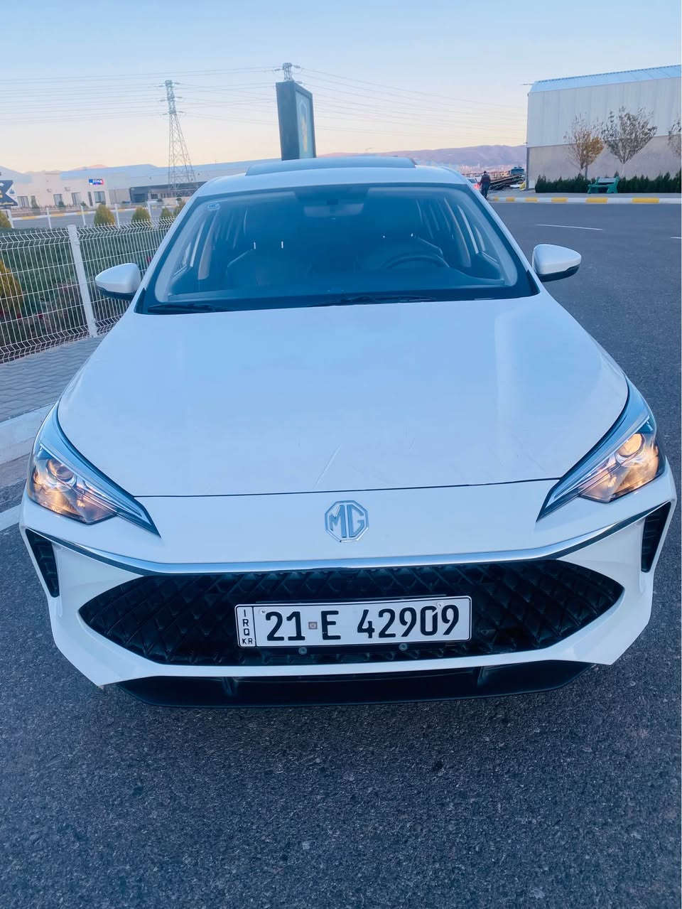 (110)$***********Mg/5/ 2024✅
ئێمجی جیتی 5فول مواسەفات - بۆیاخ تەنک - شاشە بیلادی- بێ بۆیاخ و بێ سارد سۆنەرم داناوە- 25 km رۆشتووە - ئۆتۆماتیک-بەسمە و ئۆتۆ هۆڵد برێک بەسمە -سلایت و دەرگا بەسمە و کامێرای ٣٦٠ - پێشو دوا لید - حاسە - کوشن جلد - دوو مۆدی لێخورین- ئاوێنە کارەبا - ئاوێنە شەفت 
نرخ/ 110 💵
🕹️ شوێن/سلێمانی
📲***********//*********** السليمانية, العراق
