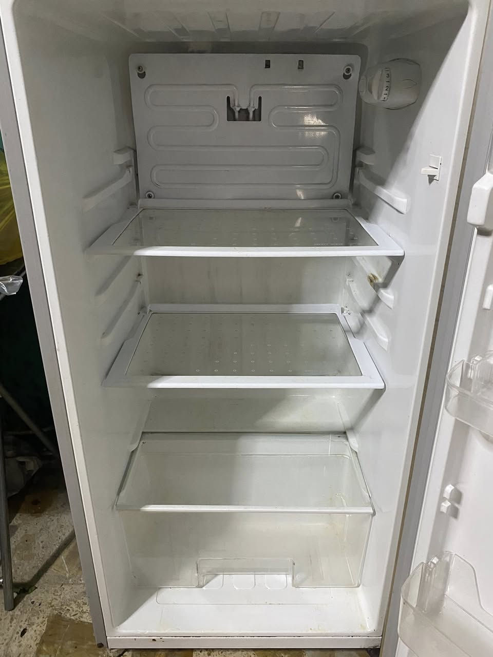 ثلاجة للبيع 12 قدم لو 14 ممتأكدة نظيفة كلش وتجميدها فول مابيها اي ضرر سعرها 150 بيها مجال بسيط مكاني الشعب حي المصطفى


**إذا كنت صاحب هذا الإعلان وتريد حذفه لأي سبب، رجاءا أرسل رسالة إلى الدعم الفني**