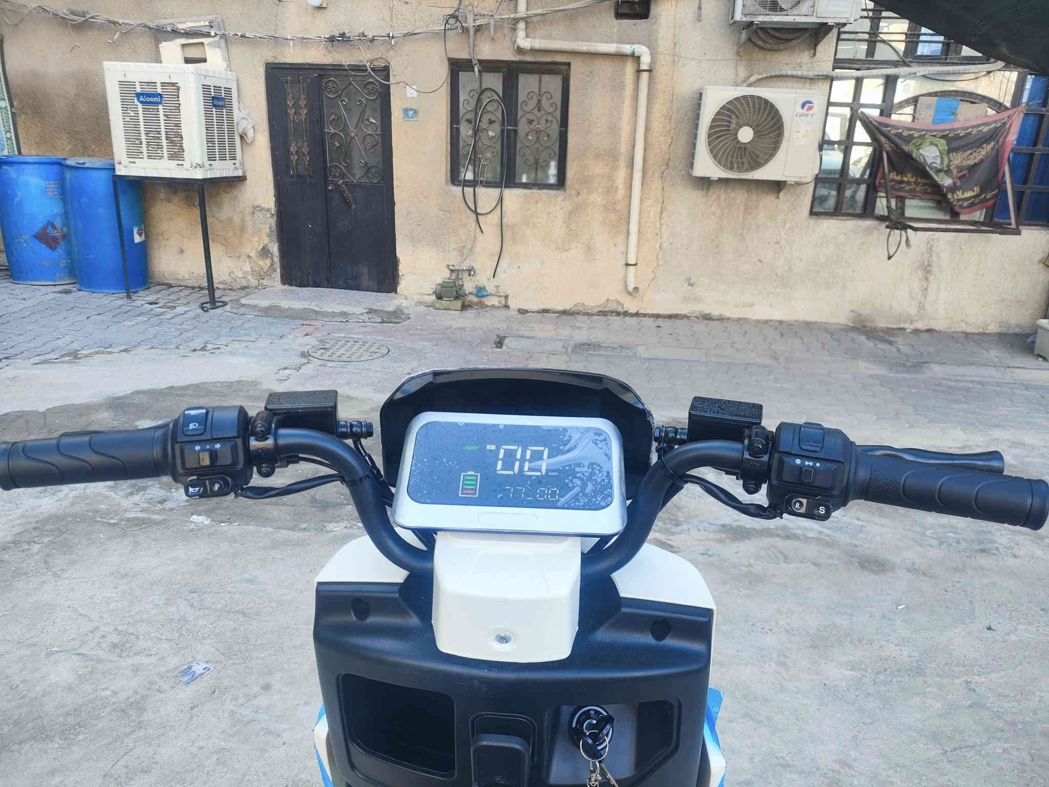 السلام عليكم درجه شحن جديد الساحه زيرو غير مستمل 0 كيلو متر شركة الجوهرة البحرية موديل 26 تصفيه مخازن *********** سعر 750 قفل  عنوان بغداد ساحة الوثبه ملف 2000 سرعه 100
