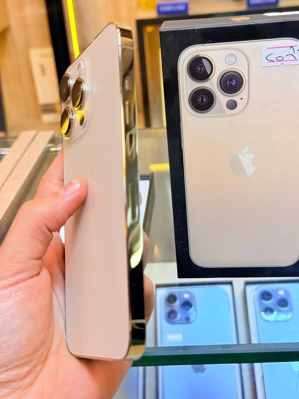 ⭕️⭕️ اقوه عرض حالياً ⭕️⭕️
أيفون 13 برو لون مميز  لون ال16 ذاكره256  بطاريه90  ممبدل بي شي مع ضمان 5 ايام نضافه فول ‎ وتر بروف لون مميز بلحاسبه كله نورمال كامل ملحقاته  مكاني بغداد البياع شارع 13 مقابل الحمام مال البياع مركز الريس للموبايل مجاور مكتبه ميم
السعر 575 الف
 0772 261 5847
