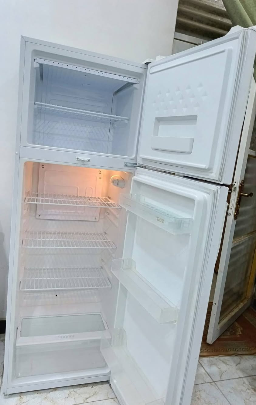 السلام عليكم
يالله اللهم صلي على محمد وآل محمد 
مجمده + ثلاجه :
_مجمده حجم كبير (٢٠)قدم بلكارتون غير مستخدمه ابد
_ ثلاجه (١٤)قدم استخدام قليل نضافه فول

 وصورة تشهد كدامكم هيه تحجي نضافه
 _للاستفسار /مراسله خاص او اتصال على الرقم
الرقم/***********
