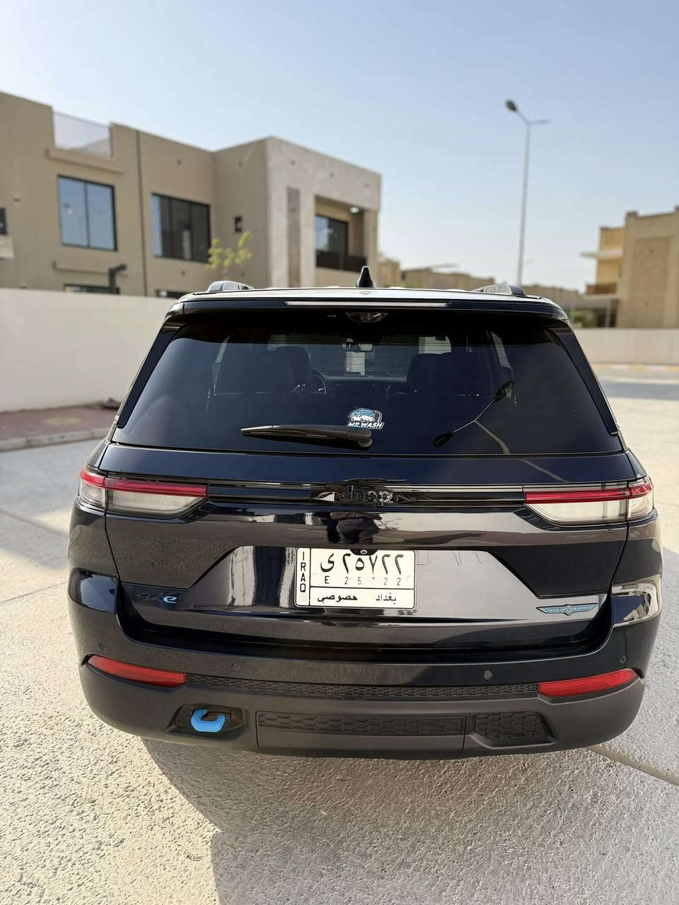 جيب جراند شيروكي هايبرد موديل 2023
١- السياره محرك ٢٠٠٠ تيربو مع محرك هايبرد يولد ٣٧٥ حصان 
٢- السيارة طلب خاص واصله للعراق زيرو 0 كيلومتر مابيها اي ضرر من الوكاله للعراق ما داخله حتى مزاد يعني مكفوله كفاله عامه  
٣- السيارة لونين خارج و نفس اللونين للداخل 
٤- فتحة سقف بنوراما 
٥- ٣ شاشات 
٦- المقاعد تبريد + تدفئه الامامي و فقط تدفئه للخلفي 
٧-  تحتوي على ١٩ سماعة شركة Alpine 
٨- الدخول ذكي لل٤ ابواب 
٩-رادار ٣٦٠ درجه 
١٠-بردات خلفيه 
١١-السيارة ٣ كاميرات امامية + خلفية و كاميرا للمراية الوسطى 
١٢- مقاعد جلد
١٣- نظام جكات 
١٤- ٤ انظمة قيادة  
وباقي المواصفات المعروفة 
السيارة فول مواصفات ١/١
السيارة ماشيه57الف على ايدي 
السيارة مابيها اي نقص كاملة ١٠٠٪؜ 
صور السيارة داخل الوكاله ايضاً موجوده داخل المنشور
للتواصل رقمي ***********
متوفر واتساب و على العادي و على الخاص
