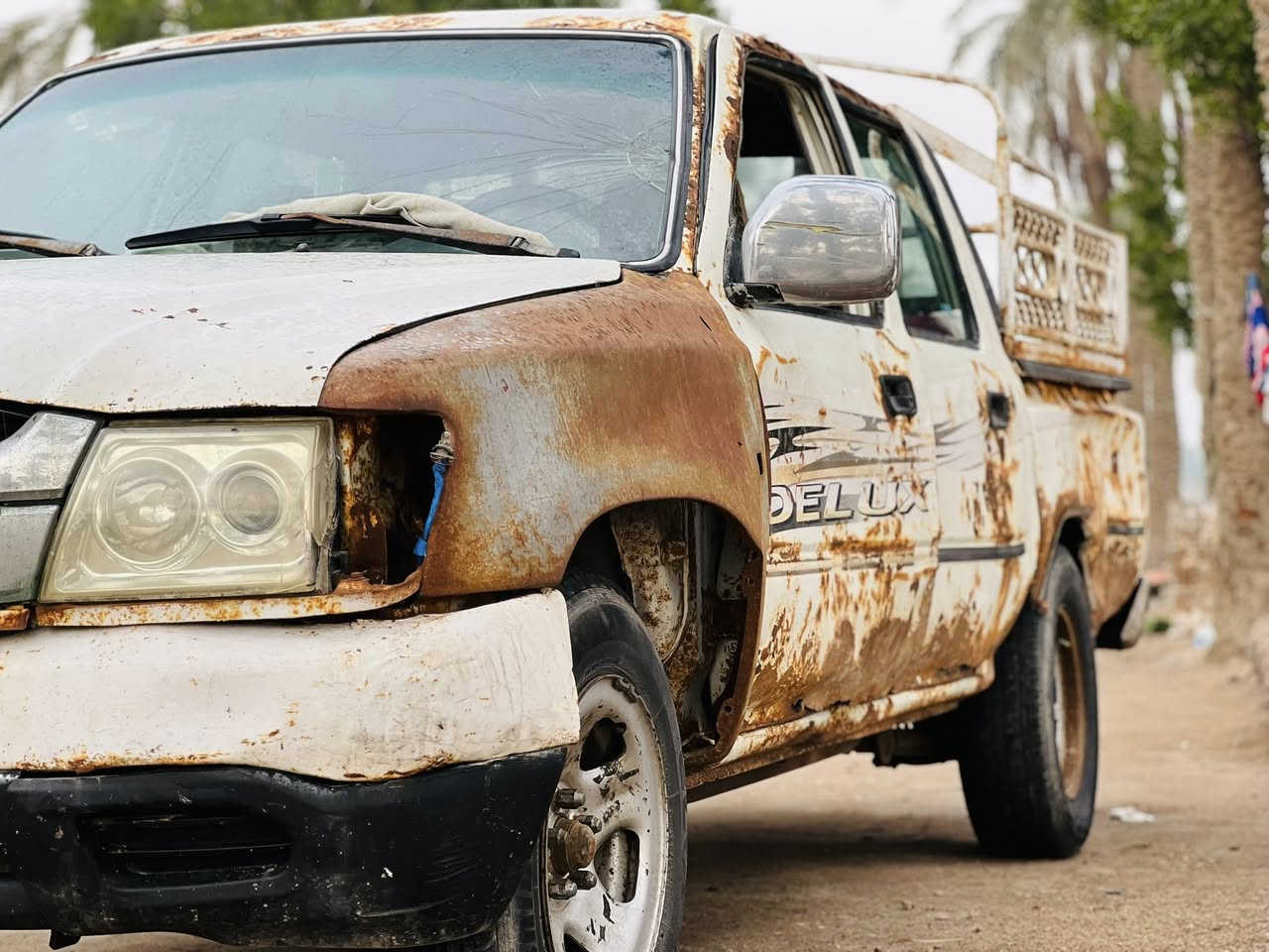 سلام عليكم بيكم البيع مديل٢٠٠٧جاهزه يرادلهء ترتيب التفاصيل اكثر اتصل عل رقم ***********موجود بس عل رصيد 
مكان بصره
